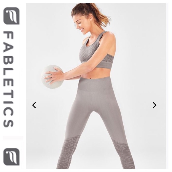 💕SALE💕 Fabletics Gray Jacquard Tank Top - Picture 2 of 8